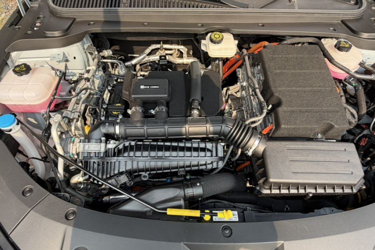 Used BYD Qin L 2024 DM-i 120KM Leading Model Engine Bay