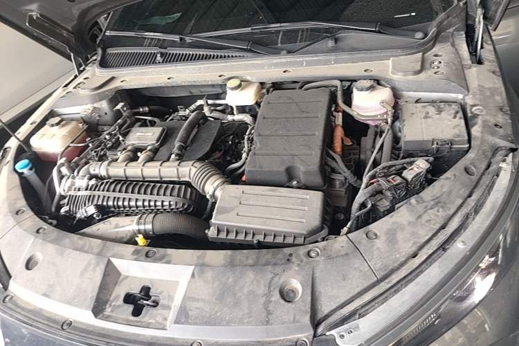 Used BYD Qin L 2024 DM-i 120KM Leading Model Engine Bay