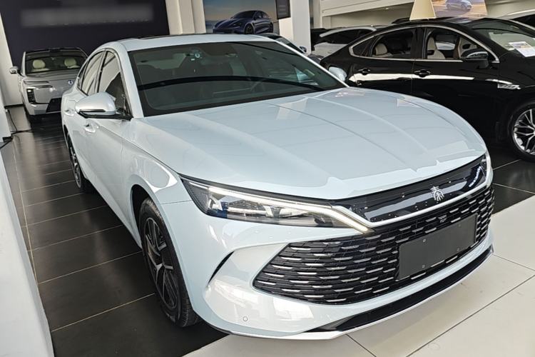 Used BYD Qin L 2024 DM-i 120KM Leading Model Front Right 45 Deg