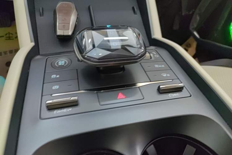 Used BYD Qin L 2024 DM-i 80KM Beyond Model Gear Lever