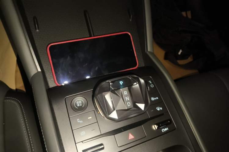 Used BYD Qin L 2024 DM-i 120KM Beyond Model Gear Lever