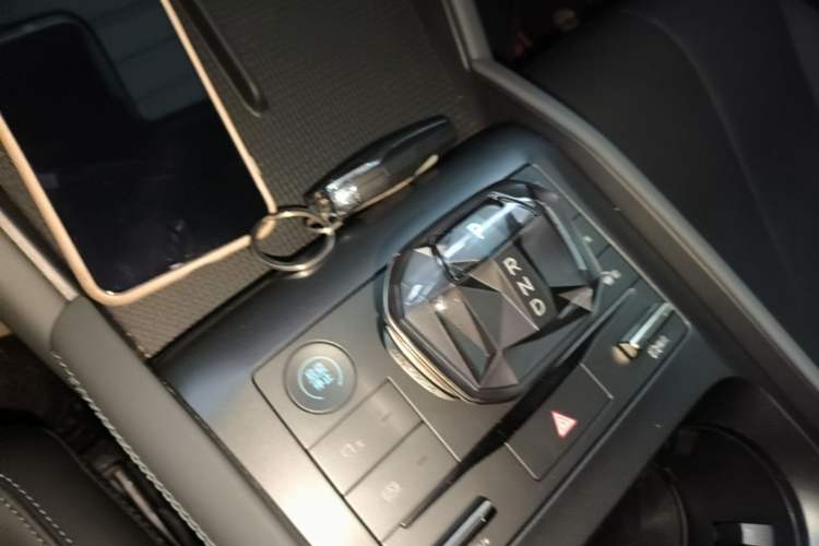 Used BYD Qin L 2024 DM-i 120KM Leading Model Gear Lever