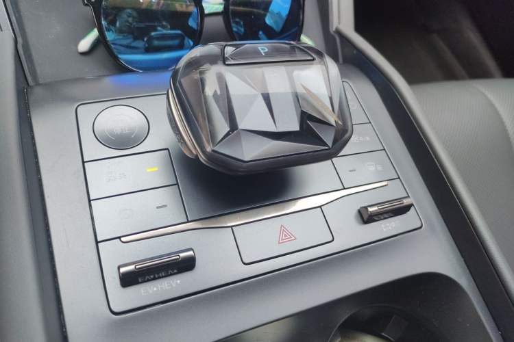 Used BYD Qin L 2024 DM-i 80KM Beyond Model Gear Lever