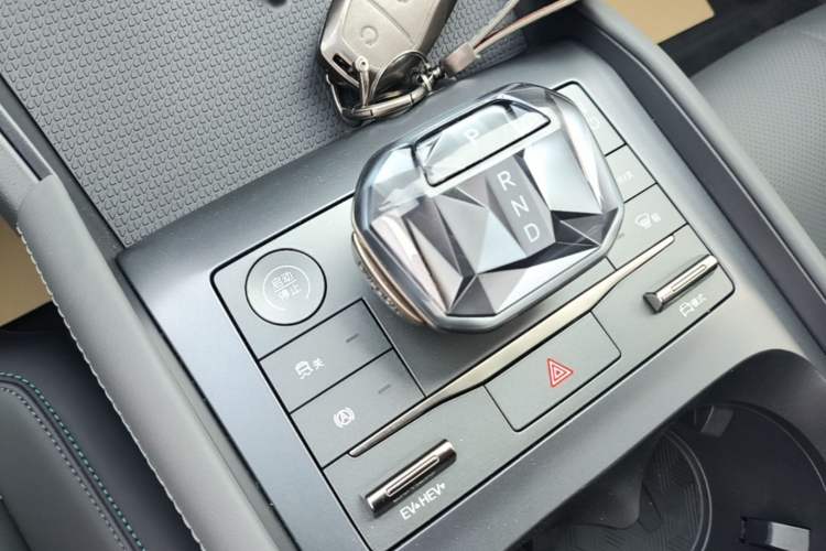 Used BYD Qin L 2024 DM-i 80KM Leading Model Gear Lever
