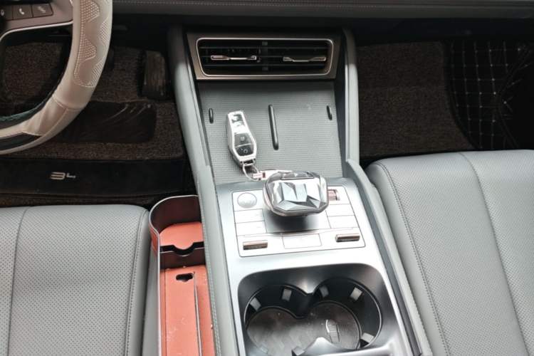 Used BYD Qin L 2024 DM-i 120KM Leading Model Gear Lever