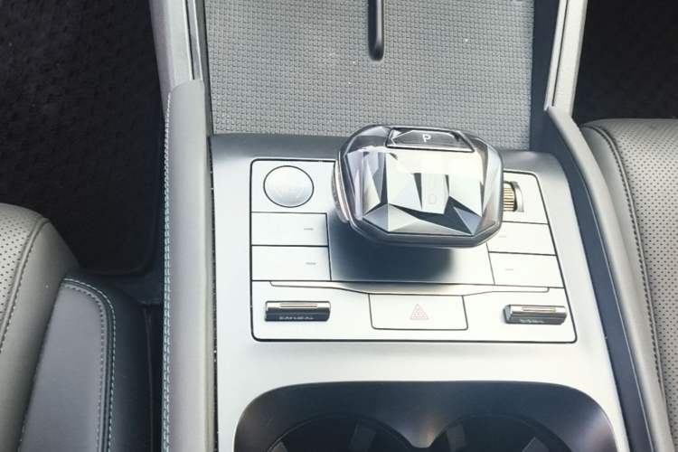 Used BYD Qin L 2024 DM-i 80KM Leading Model Gear Lever
