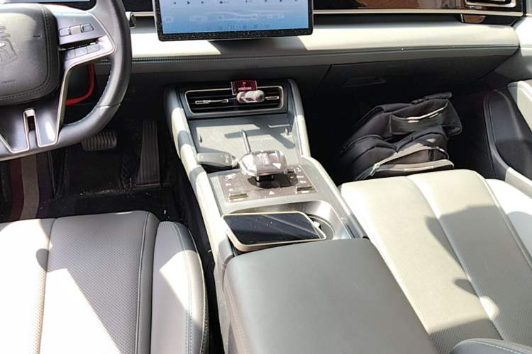 Used BYD Qin L 2024 DM-i 120KM Leading Model Gear Lever