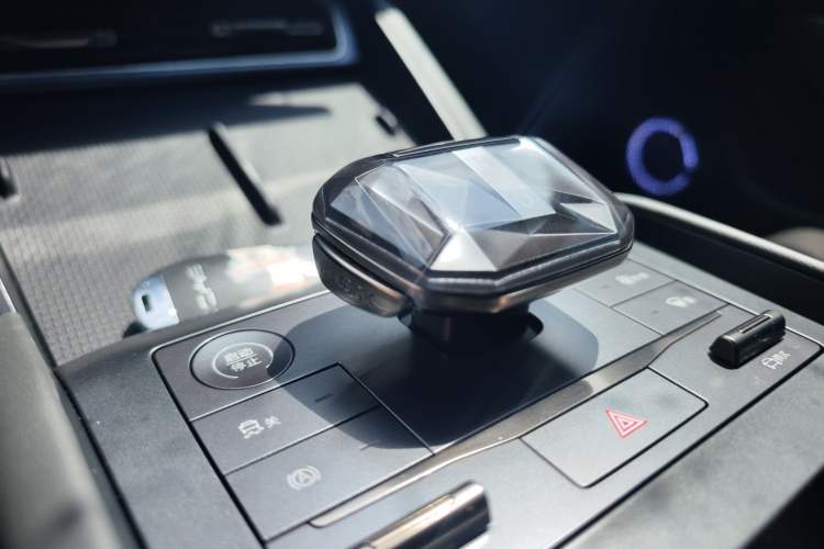 Used BYD Qin L 2024 DM-i 80KM Beyond Model Gear Lever