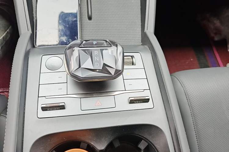 Used BYD Qin L 2024 DM-i 80KM Leading Model Gear Lever