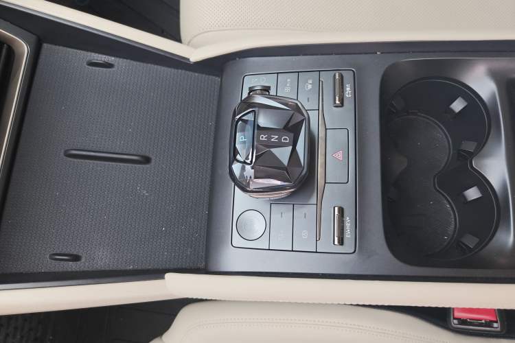Used BYD Qin L 2024 DM-i 80KM Leading Model Gear Lever