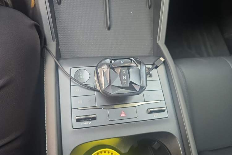 Used BYD Qin L 2024 DM-i 80KM Leading Model Gear Lever