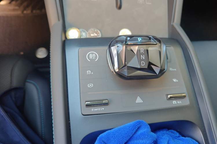 Used BYD Qin L 2024 DM-i 120KM Leading Model Gear Lever