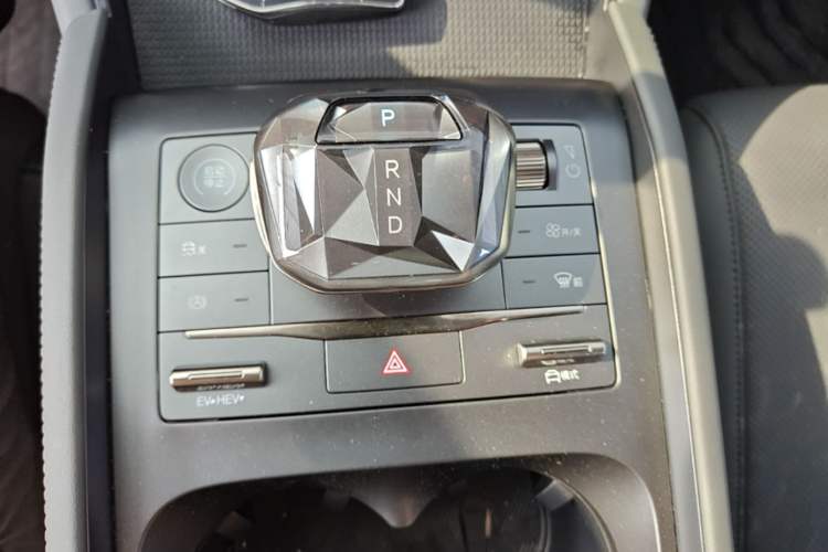 Used BYD Qin L 2024 DM-i 80KM Beyond Model Gear Lever