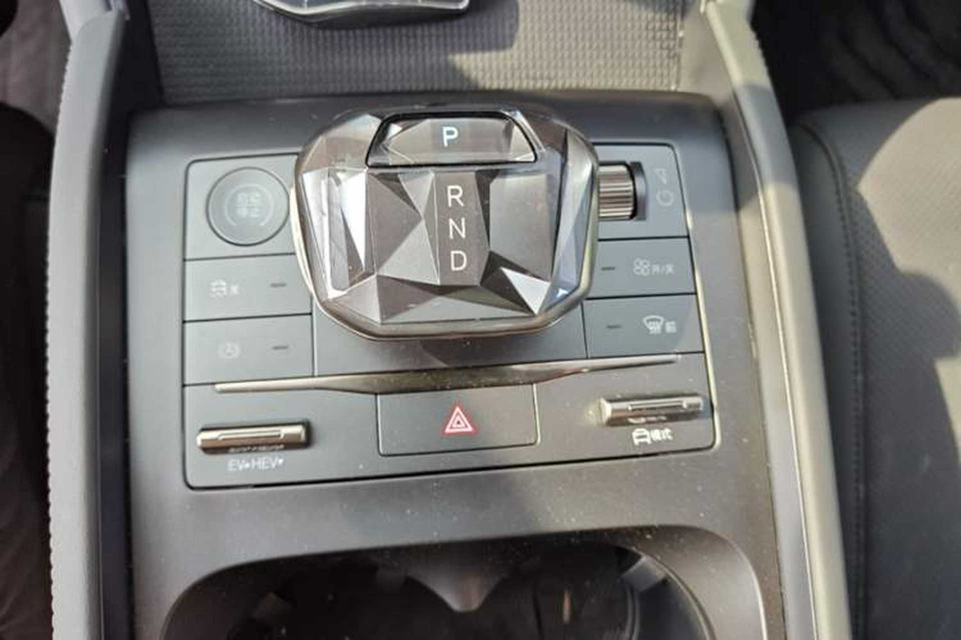 Used BYD Qin L 2024 DM-i 80KM Beyond Model Gear Lever