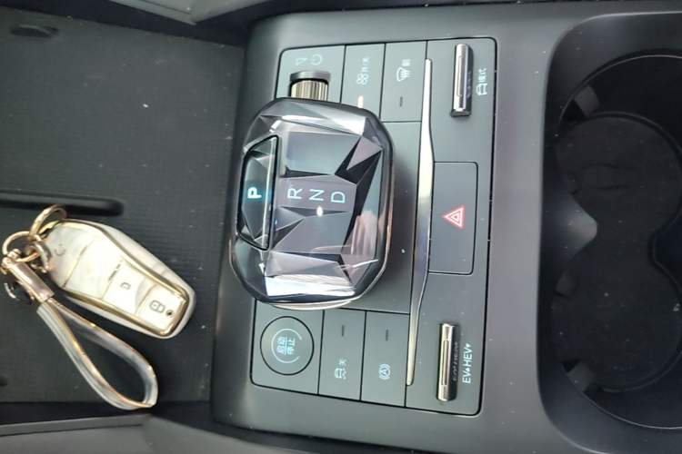Used BYD Qin L 2024 DM-i 120KM Leading Model Gear Lever