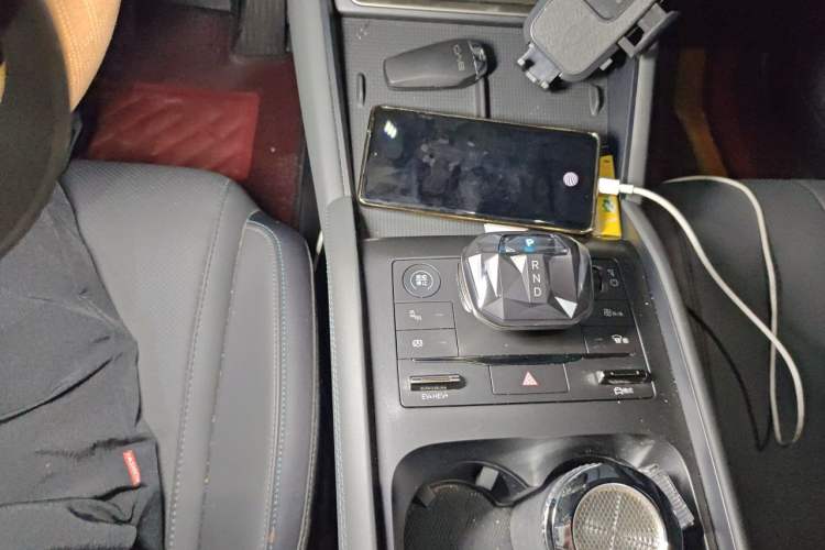 Used BYD Qin L 2024 DM-i 120KM Beyond Model Gear Lever