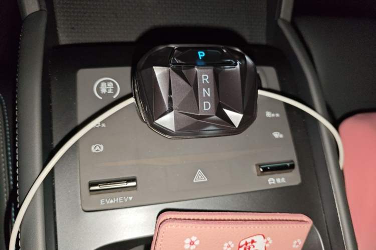 Used BYD Qin L 2024 DM-i 80KM Leading Model Gear Lever