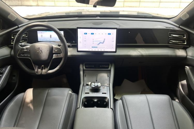 Used BYD Qin L 2024 DM-i 120KM Leading Model Interior 2