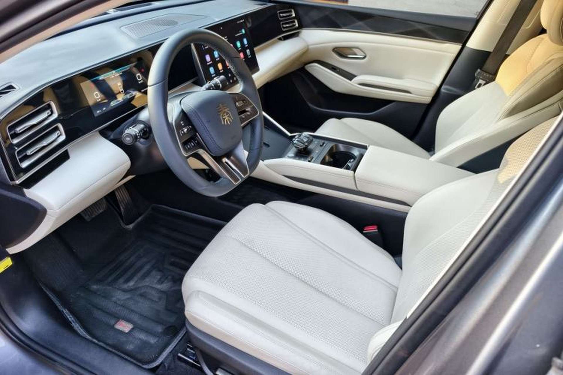 Used BYD Qin L 2024 DM-i 80KM Beyond Model Interior 2