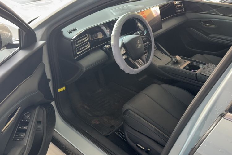 Used BYD Qin L 2024 DM-i 120KM Beyond Model Interior 2
