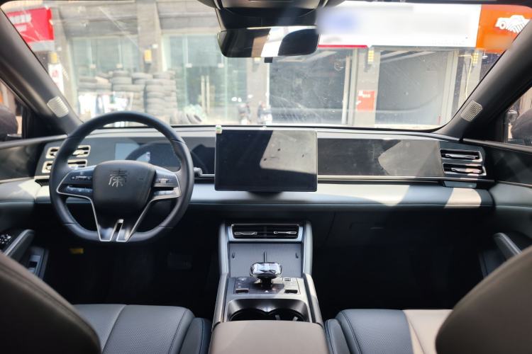 Used BYD Qin L 2024 DM-i 80KM Beyond Model Interior 3