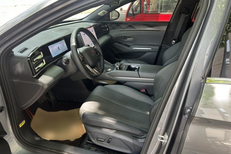 Used BYD Qin L 2024 DM-i 120KM Leading Model Interior 6
