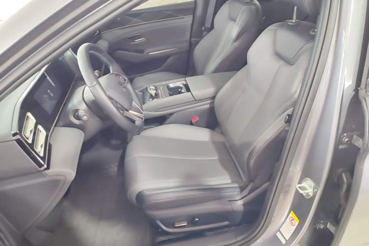 Used BYD Qin L 2024 DM-i 120KM Leading Model Left Front Seat
