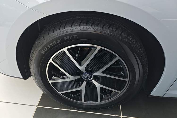Used BYD Qin L 2024 DM-i 120KM Leading Model Left Front Wheel Hub