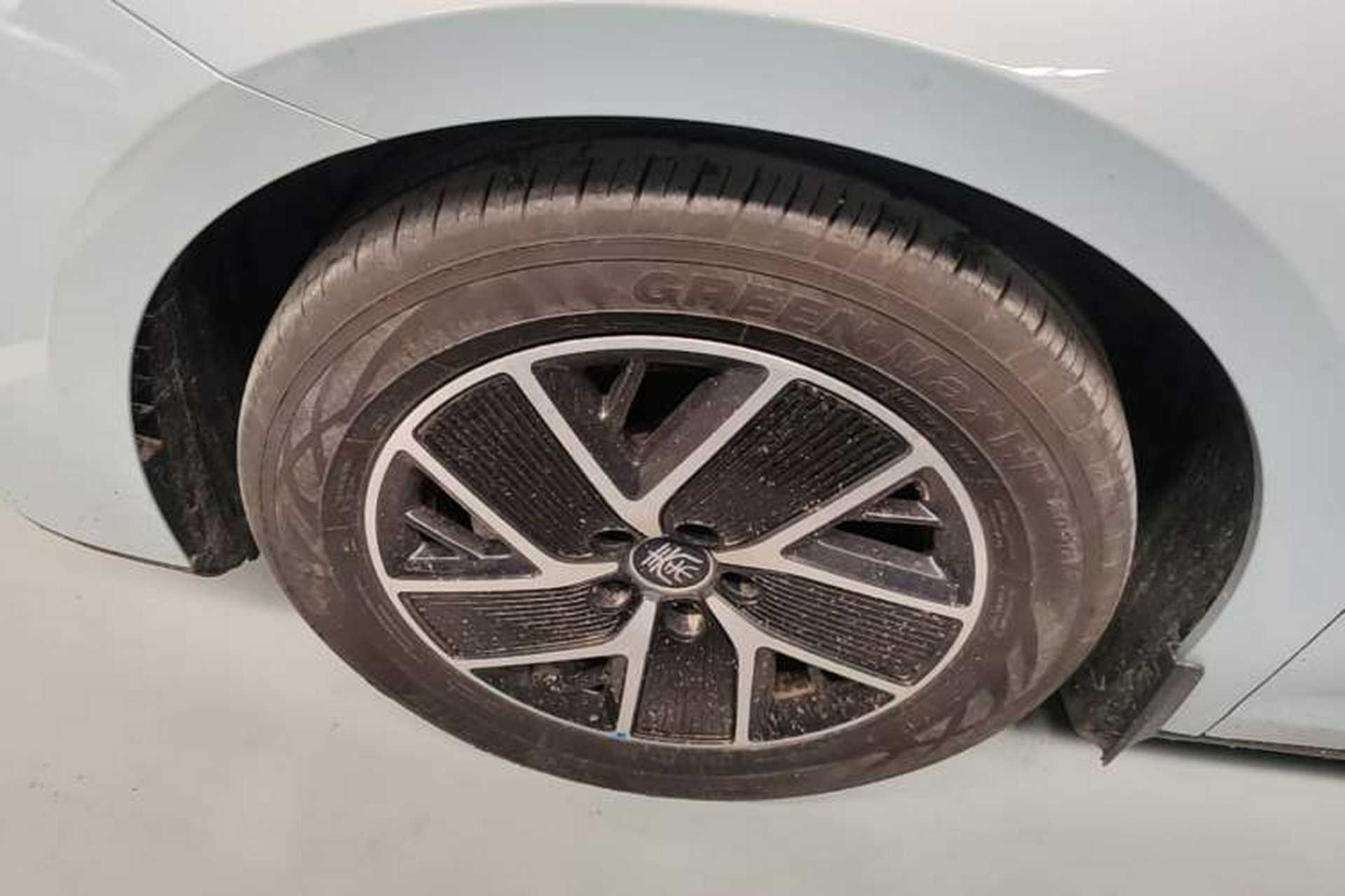 Used BYD Qin L 2024 DM-i 80KM Beyond Model Left Front Wheel Hub