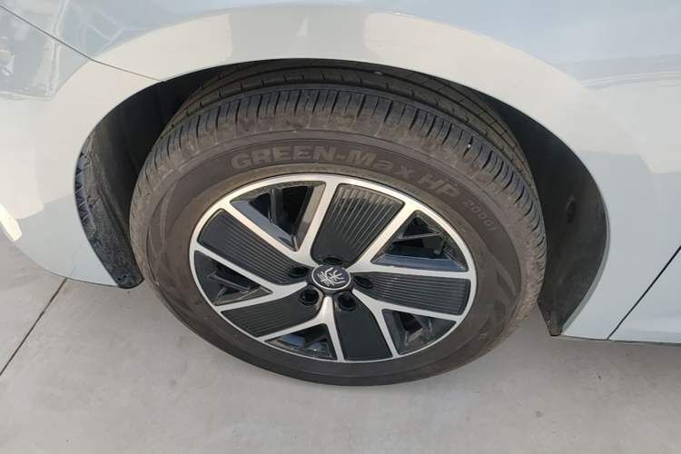 Used BYD Qin L 2024 DM-i 120KM Leading Model Left Front Wheel Hub