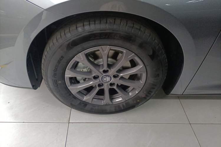 Used BYD Qin L 2024 DM-i 80KM Leading Model Left Front Wheel Hub