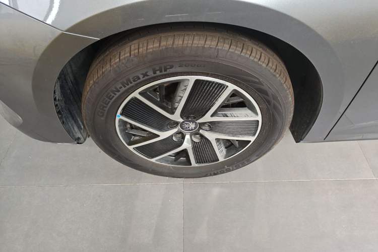 Used BYD Qin L 2024 DM-i 120KM Leading Model Left Front Wheel Hub