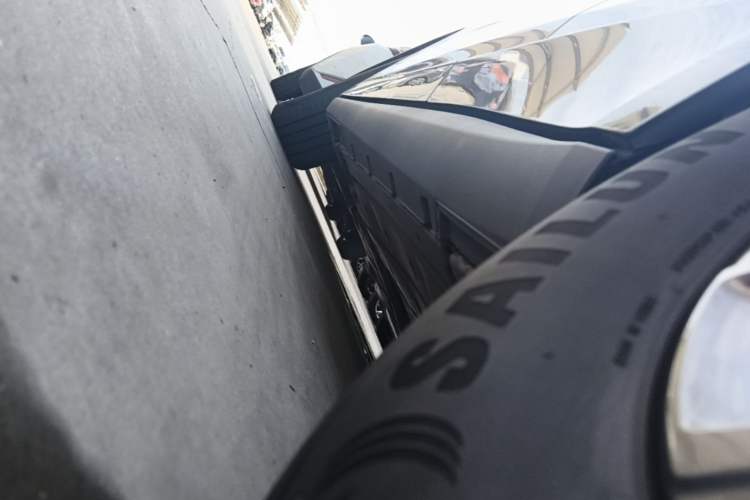 Used BYD Qin L 2024 DM-i 80KM Leading Model Left Side Sill