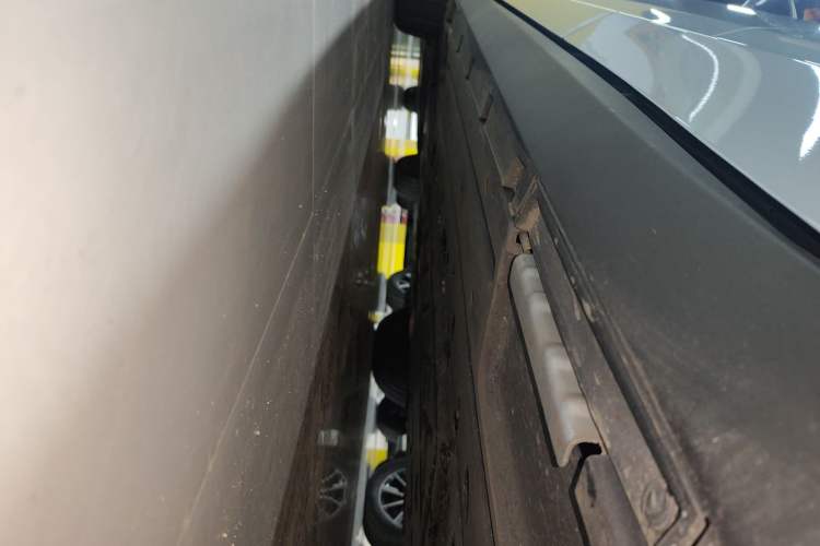 Used BYD Qin L 2024 DM-i 120KM Leading Model Left Side Sill