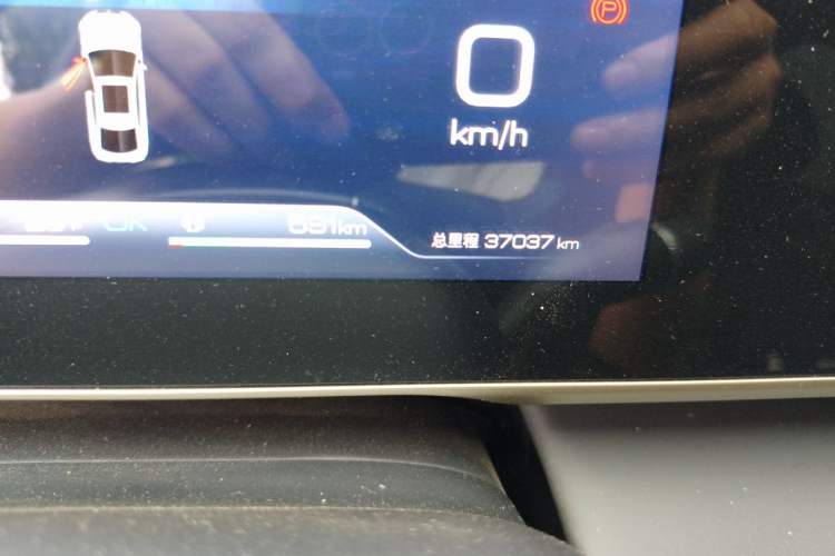 Used BYD Qin L 2024 DM-i 120KM Leading Model Odometer Close Up