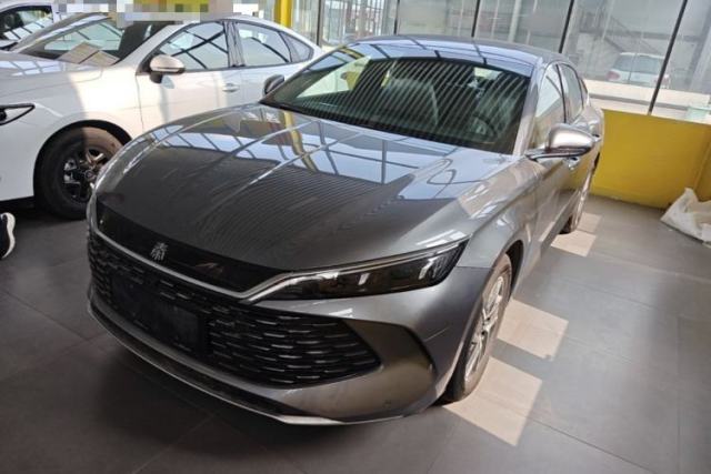 Ojetý BYD Qin L 2024 DM-i 120KM Leading Model