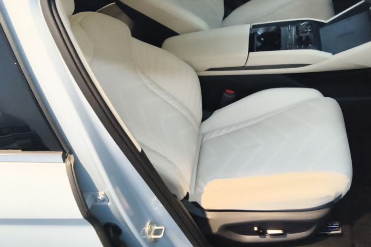 Used BYD Qin L 2024 DM-i 120KM Excellence Model Right Front Seat