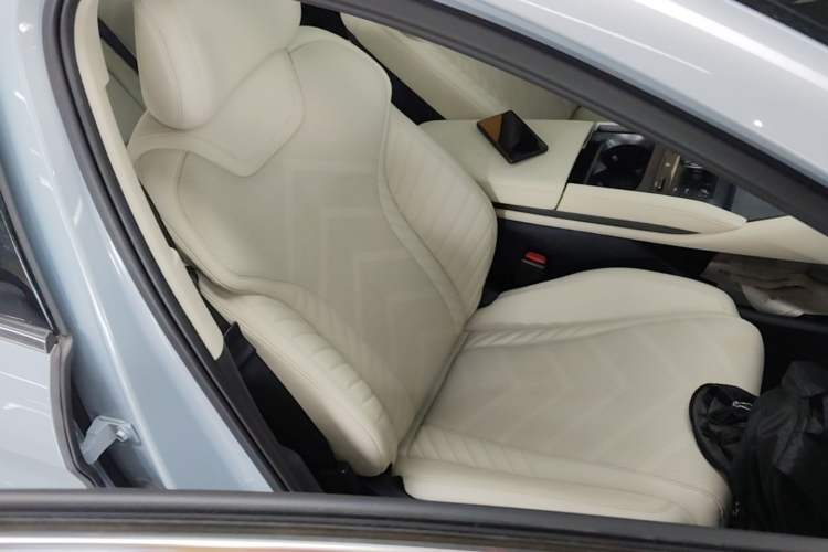 Used BYD Qin L 2024 DM-i 120KM Excellence Model Right Front Seat