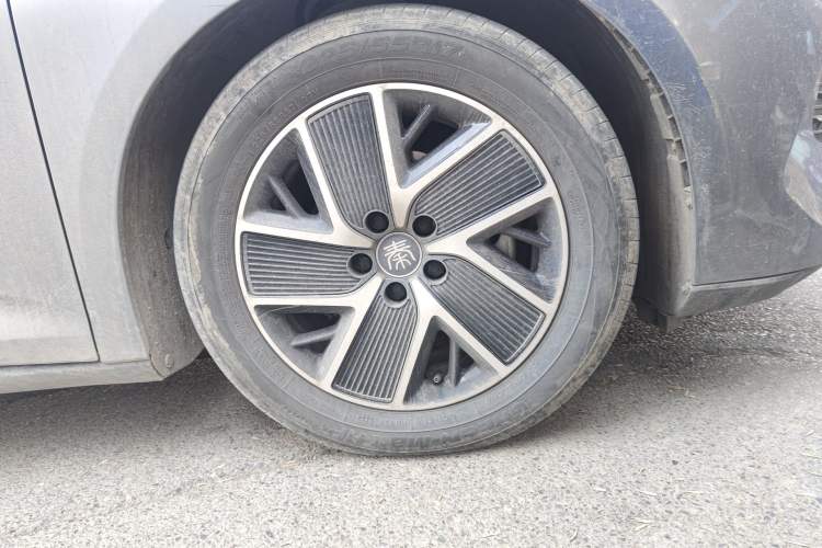 Used BYD Qin L 2024 DM-i 80KM Beyond Model Right Front Wheel Hub