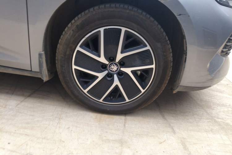 Used BYD Qin L 2024 DM-i 120KM Leading Model Right Front Wheel Hub