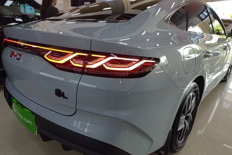Used BYD Qin L 2024 DM-i 80KM Beyond Model Right Rear Taillight