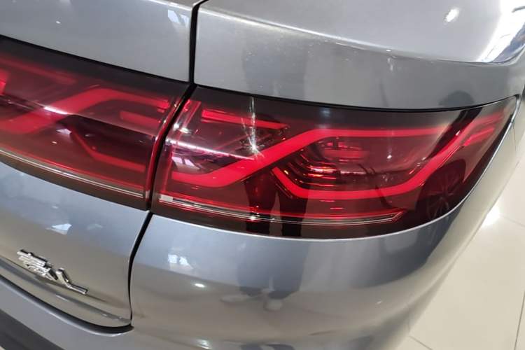 Used BYD Qin L 2024 DM-i 120KM Leading Model Right Rear Taillight