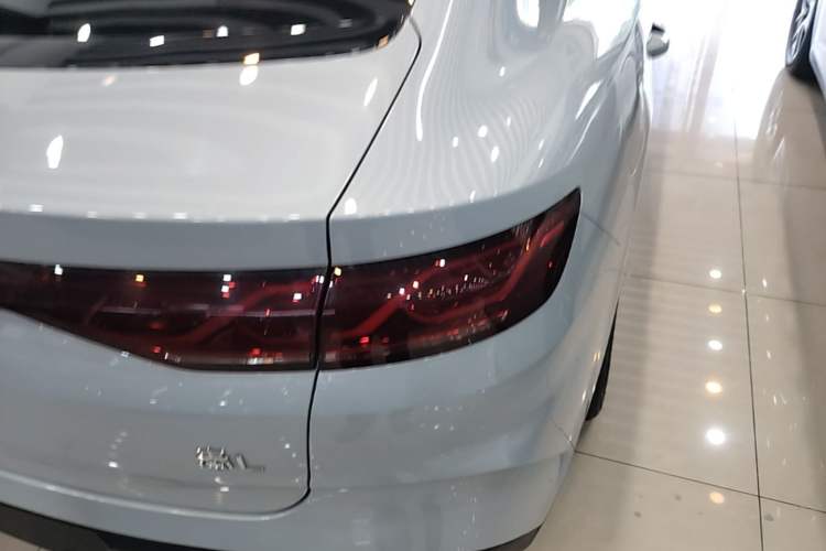 Used BYD Qin L 2024 DM-i 120KM Excellence Model Right Rear Taillight