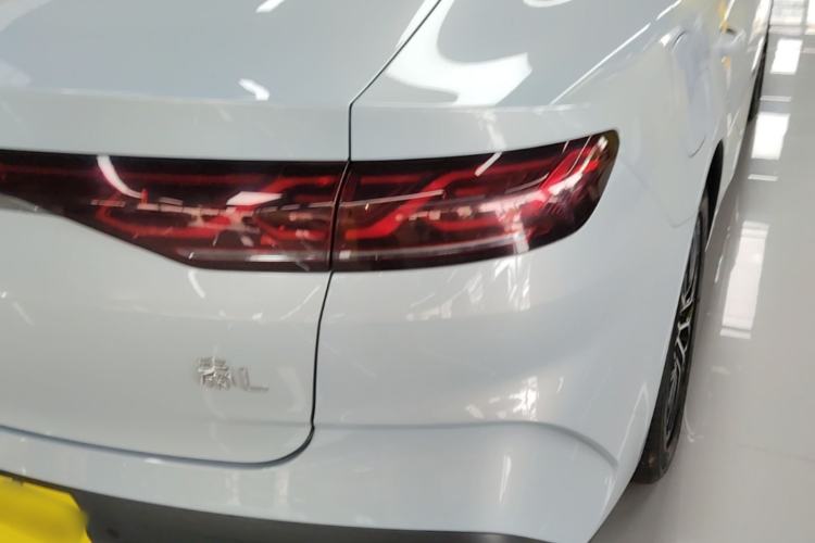 Used BYD Qin L 2024 DM-i 120KM Excellence Model Right Rear Taillight