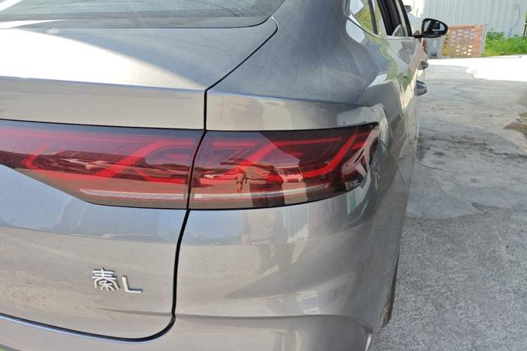 Used BYD Qin L 2024 DM-i 80KM Beyond Model Right Rear Taillight