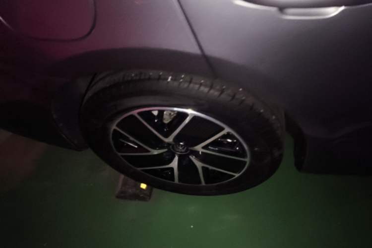 Used BYD Qin L 2024 DM-i 120KM Beyond Model Right Rear Wheel Hub