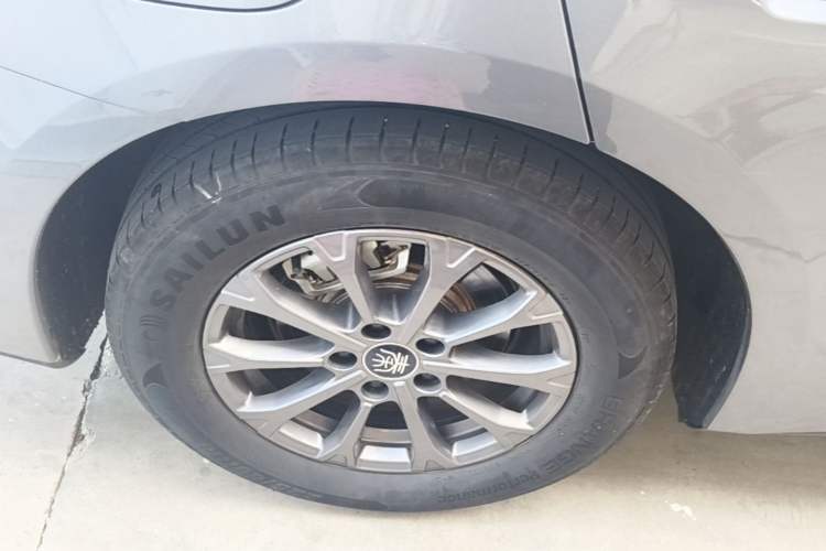 Used BYD Qin L 2024 DM-i 80KM Leading Model Right Rear Wheel Hub