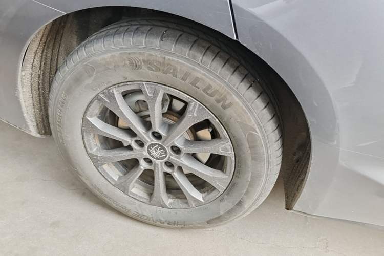 Used BYD Qin L 2024 DM-i 80KM Leading Model Right Rear Wheel Hub