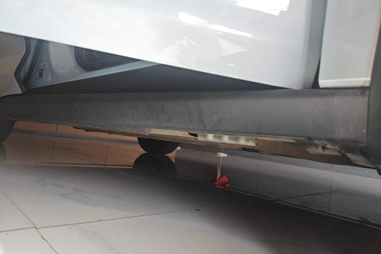 Used BYD Qin L 2024 DM-i 120KM Leading Model Right Side Sill