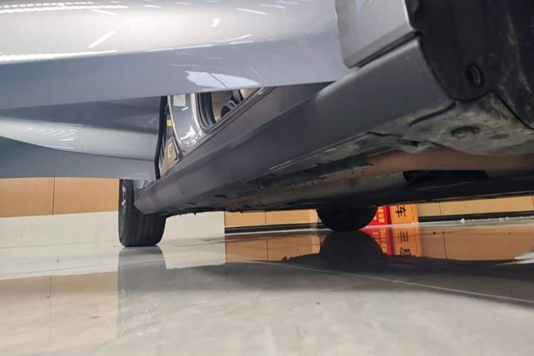 Used BYD Qin L 2024 DM-i 80KM Beyond Model Right Side Sill